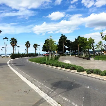 Bea With Free Bike And Bike Storage * Koper