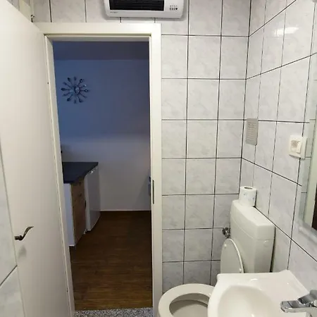 Bea With Free Bike And Bike Storage * Koper