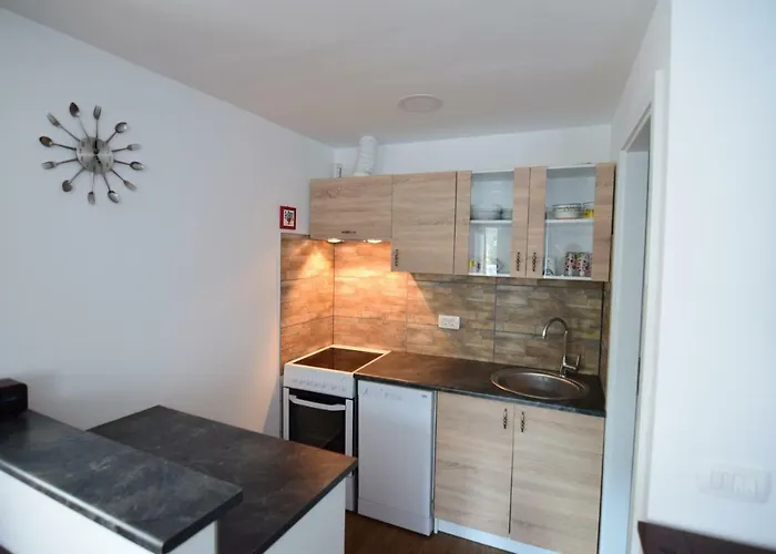 Bea With Free Bike And Bike Storage